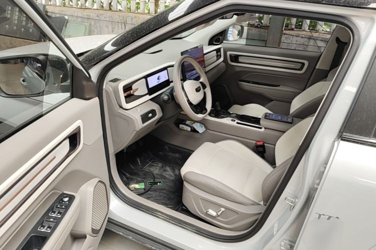 Used Geely Auto icon 2026 Model Chocolate 1.5TD Pure & Refined Edition Driver Seat