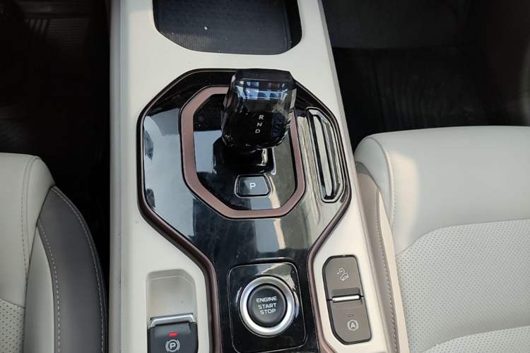 Used Geely Auto icon 2026 Model Chocolate 1.5TD Pure & Refined Edition Gear Lever