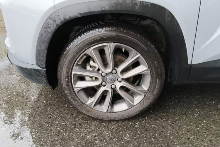 Used Geely Auto icon 2026 Model Chocolate 1.5TD Pure & Refined Edition Left Front Wheel Hub