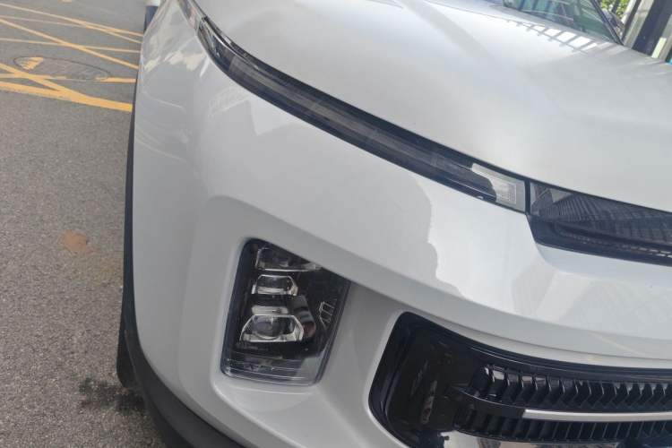 Used Geely Auto icon 2026 Model Chocolate 1.5TD Pure & Refined Edition Right Front Headlight