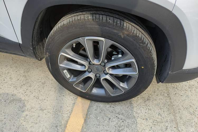Used Geely Auto icon 2026 Model Chocolate 1.5TD Pure & Refined Edition Right Front Wheel Hub
