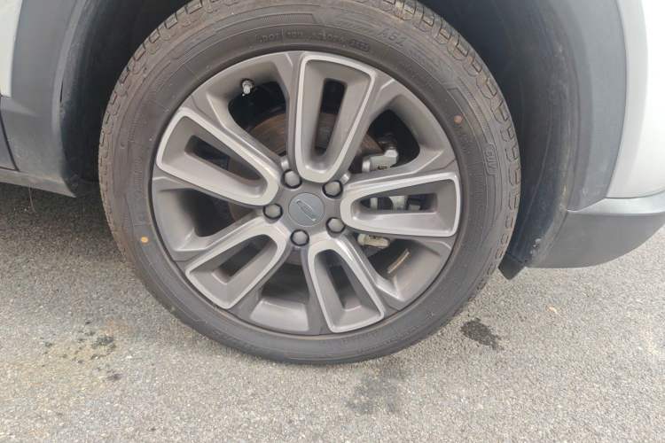 Used Geely Auto icon 2026 Model Chocolate 1.5TD Pure & Refined Edition Right Front Wheel Hub