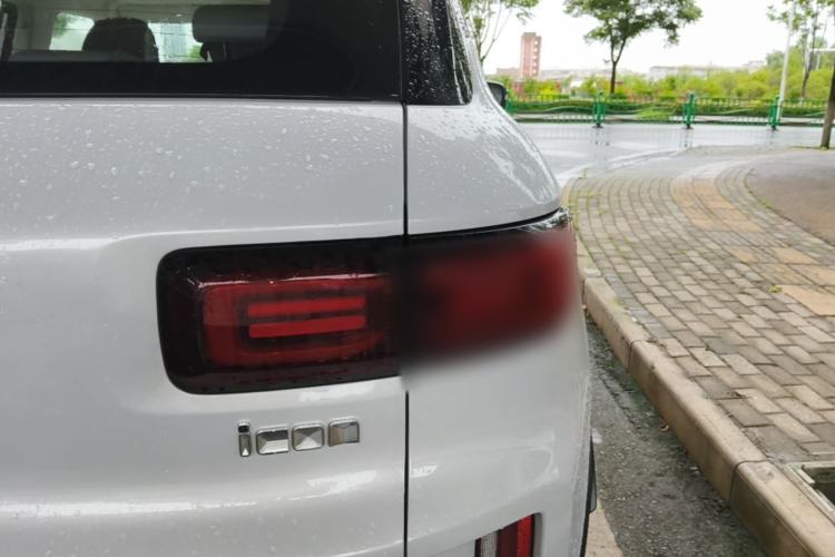 Used Geely Auto icon 2026 Model Chocolate 1.5TD Pure & Refined Edition Right Rear Taillight
