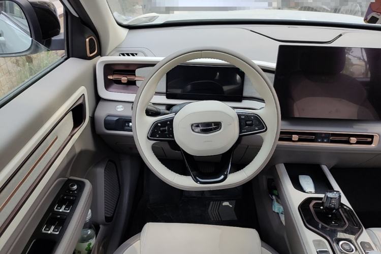 Used Geely Auto icon 2026 Model Chocolate 1.5TD Pure & Refined Edition Steering Wheel