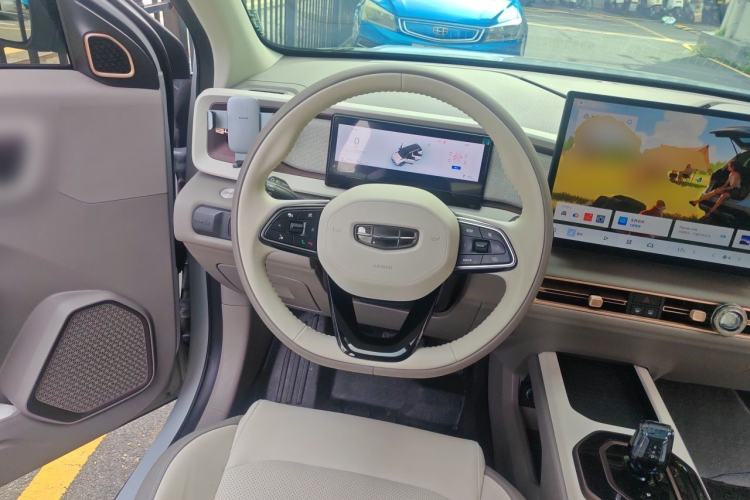Used Geely Auto icon 2026 Model Chocolate 1.5TD Pure & Refined Edition Steering Wheel