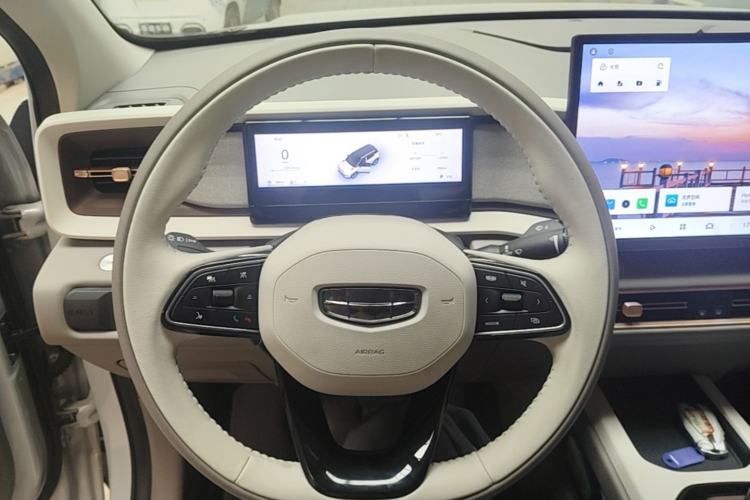 Used Geely Auto icon 2026 Model Chocolate 1.5TD Pure & Refined Edition Steering Wheel