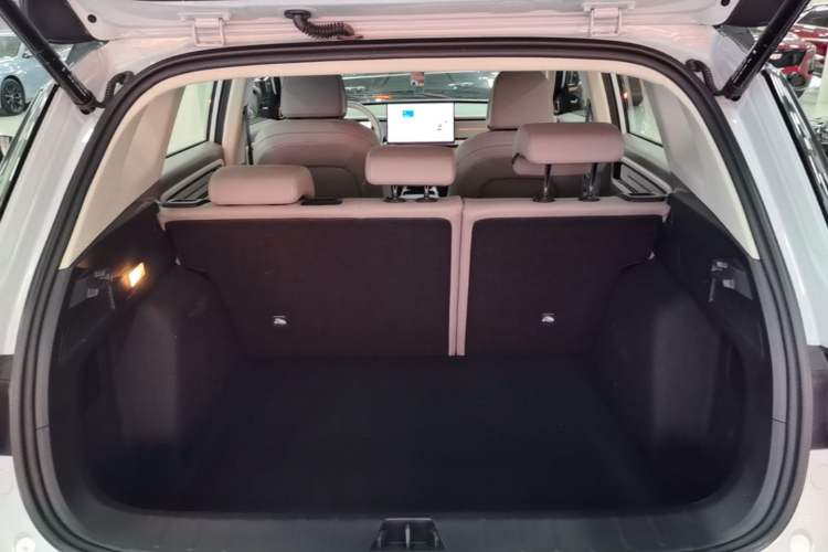 Used Geely Auto icon 2026 Model Chocolate 1.5TD Pure & Refined Edition Trunk
