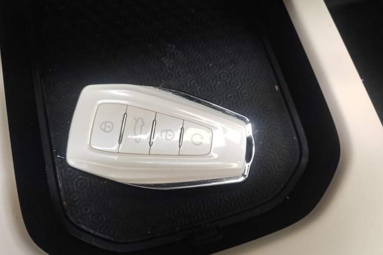 Used Geely Auto icon 2026 Model Chocolate 1.5TD Pure & Refined Edition Vehicle Key