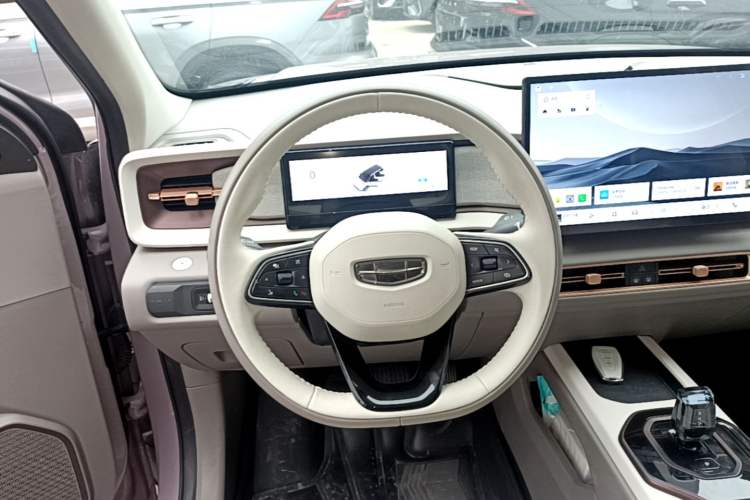 Used Geely Auto icon 2026 Model Chocolate 1.5TD Pure & Refined Edition Steering Wheel
