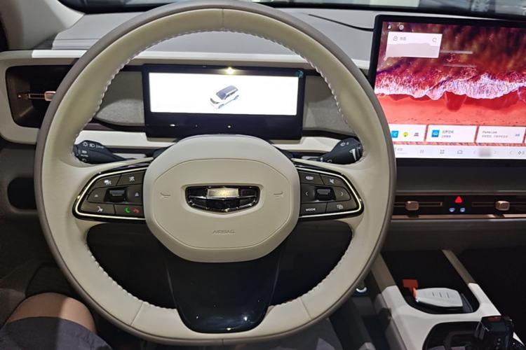Used Geely Auto icon 2026 Model Chocolate 1.5TD Pure & Refined Edition Steering Wheel