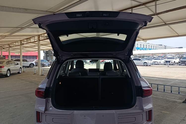 Used Geely Auto icon 2026 Model Chocolate 1.5TD Pure & Refined Edition Trunk