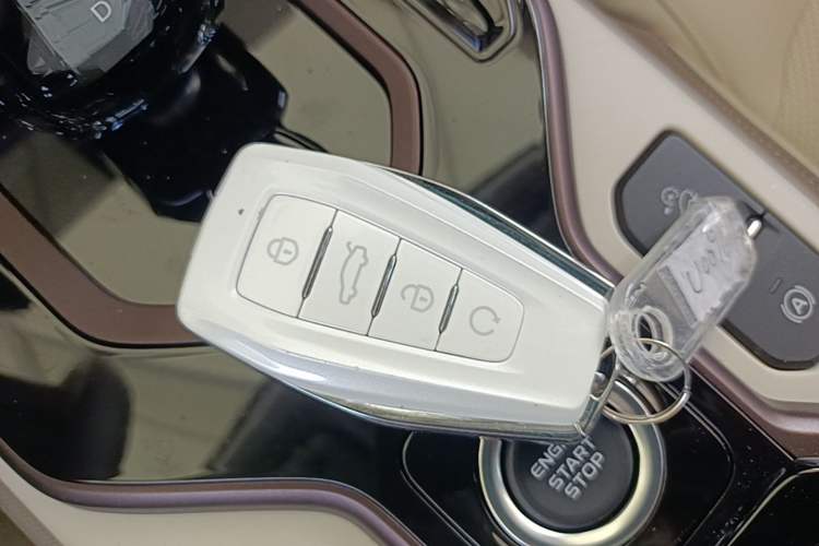 Used Geely Auto icon 2026 Model Chocolate 1.5TD Pure & Refined Edition Vehicle Key