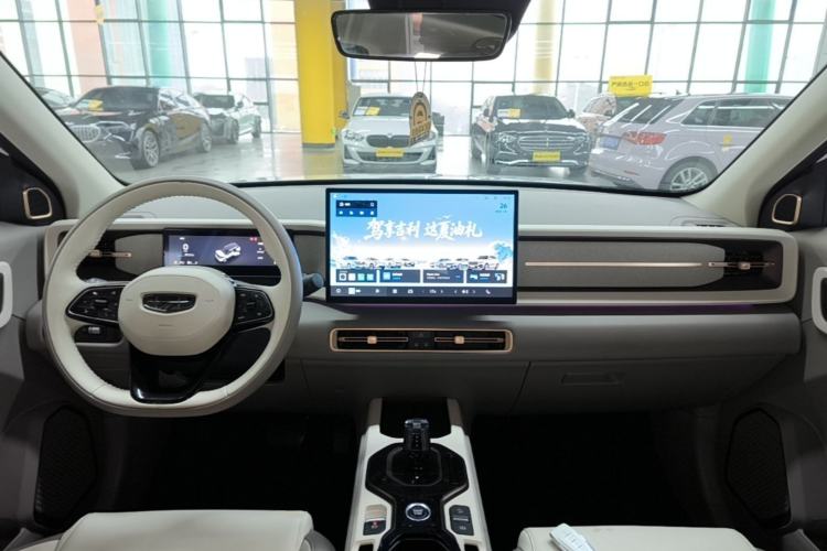 Used Geely Auto icon 2026 Model Chocolate 1.5TD Pure & Refined Edition Center Console