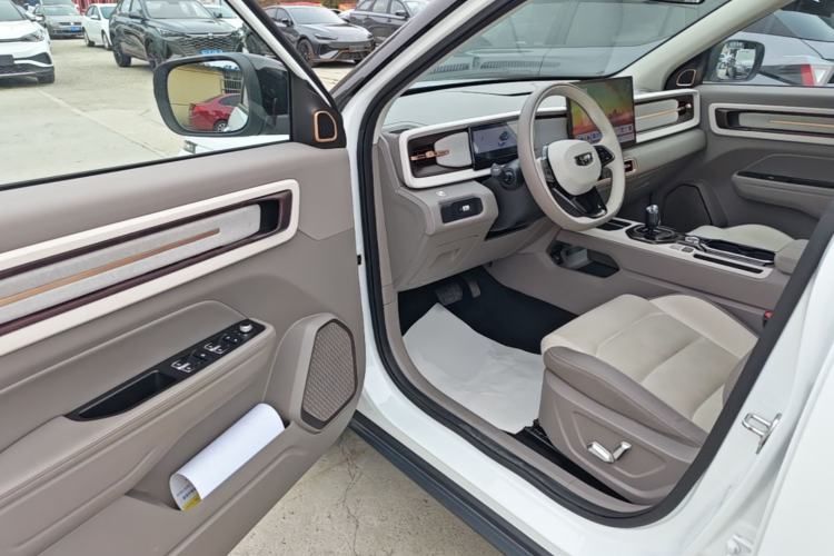 Used Geely Auto icon 2026 Model Chocolate 1.5TD Pure & Refined Edition Driver Seat