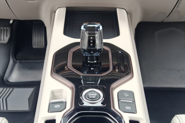 Used Geely Auto icon 2026 Model Chocolate 1.5TD Pure & Refined Edition Gear Lever