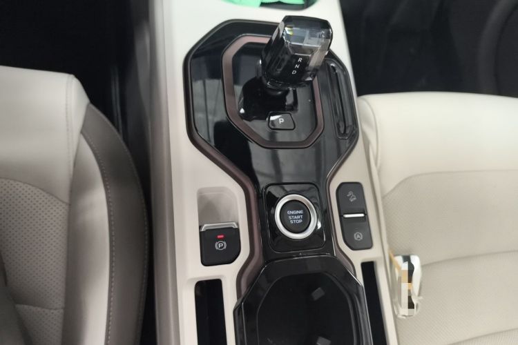 Used Geely Auto icon 2026 Model Chocolate 1.5TD Pure & Refined Edition Gear Lever