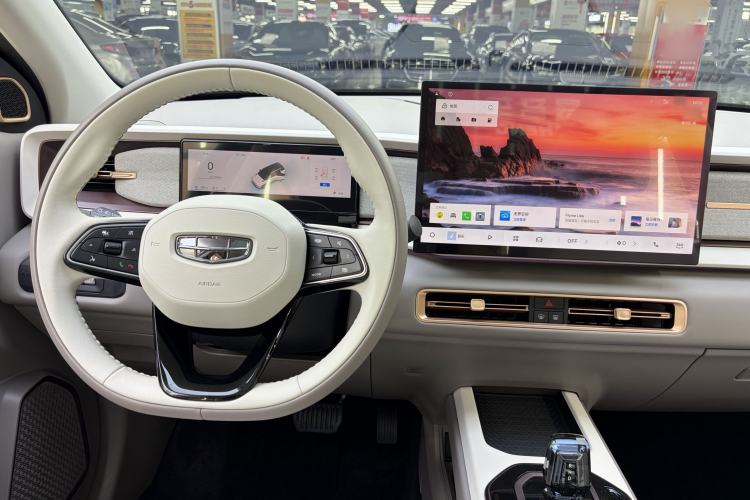 Used Geely Auto icon 2026 Model Chocolate 1.5TD Pure & Refined Edition Interior 3
