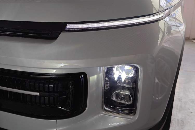 Used Geely Auto icon 2026 Model Chocolate 1.5TD Pure & Refined Edition Left Front Headlight