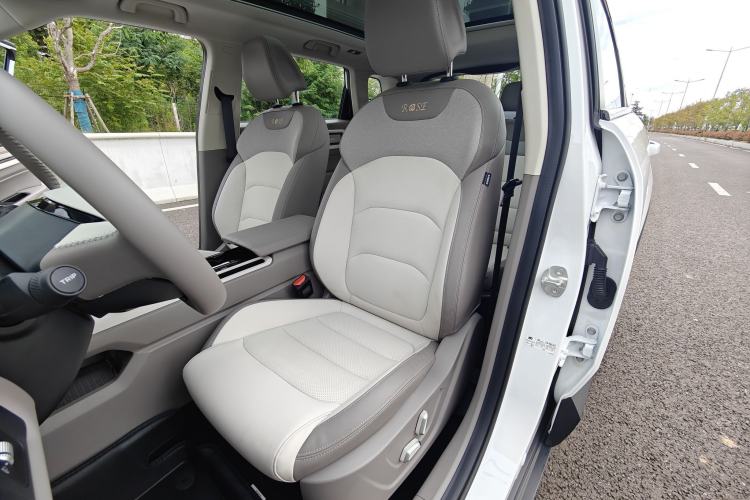 Used Geely Auto icon 2026 Model Chocolate 1.5TD Pure & Refined Edition Left Front Seat