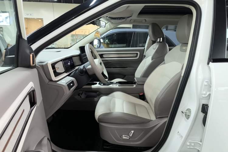 Used Geely Auto icon 2026 Model Chocolate 1.5TD Pure & Refined Edition Left Front Seat