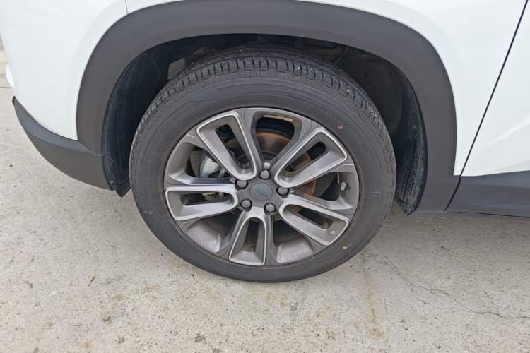 Used Geely Auto icon 2026 Model Chocolate 1.5TD Pure & Refined Edition Left Front Wheel Hub