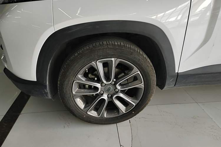 Used Geely Auto icon 2026 Model Chocolate 1.5TD Pure & Refined Edition Left Front Wheel Hub