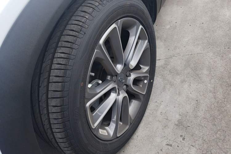 Used Geely Auto icon 2026 Model Chocolate 1.5TD Pure & Refined Edition Left Front Wheel Hub