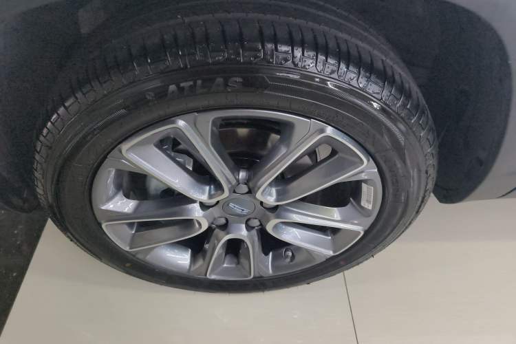 Used Geely Auto icon 2026 Model Chocolate 1.5TD Pure & Refined Edition Left Front Wheel Hub