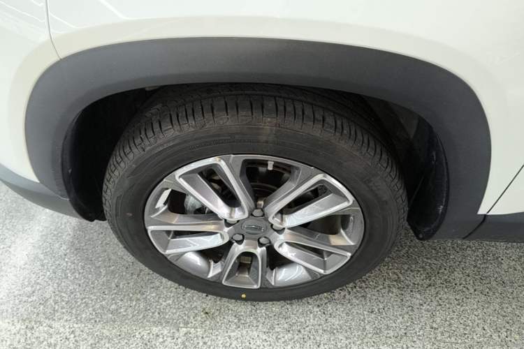 Used Geely Auto icon 2026 Model Chocolate 1.5TD Pure & Refined Edition Left Front Wheel Hub