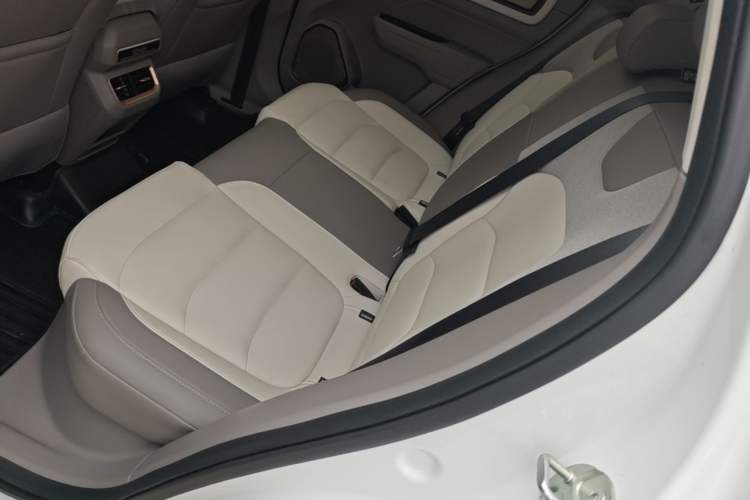 Used Geely Auto icon 2026 Model Chocolate 1.5TD Pure & Refined Edition Left Rear Seat