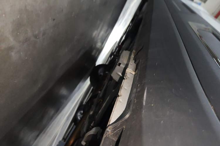 Used Geely Auto icon 2026 Model Chocolate 1.5TD Pure & Refined Edition Left Side Sill