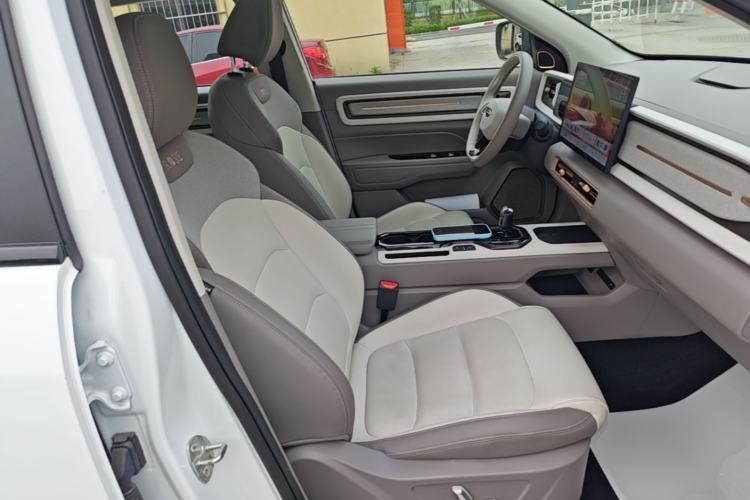 Used Geely Auto icon 2026 Model Chocolate 1.5TD Pure & Refined Edition Right Front Seat