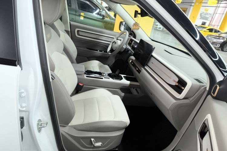 Used Geely Auto icon 2026 Model Chocolate 1.5TD Pure & Refined Edition Right Front Seat