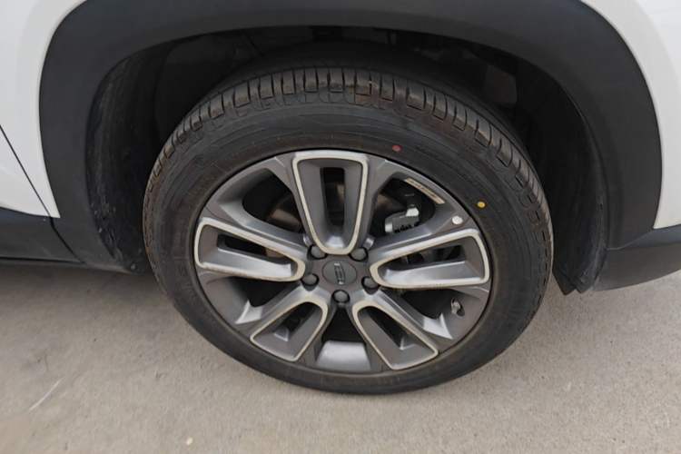 Used Geely Auto icon 2026 Model Chocolate 1.5TD Pure & Refined Edition Right Front Wheel Hub