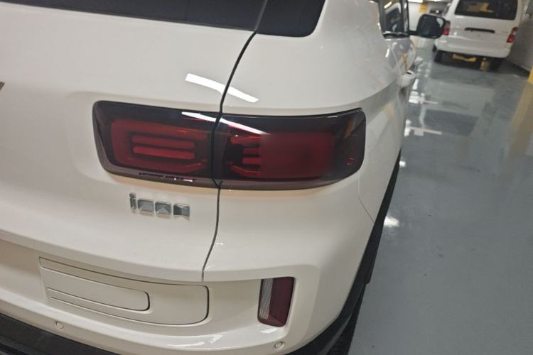 Used Geely Auto icon 2026 Model Chocolate 1.5TD Pure & Refined Edition Right Rear Taillight