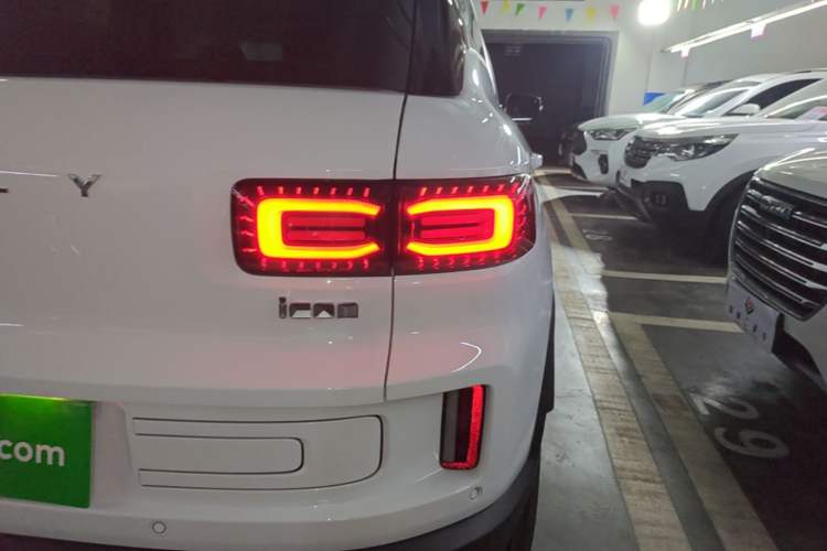 Used Geely Auto icon 2026 Model Chocolate 1.5TD Pure & Refined Edition Right Rear Taillight