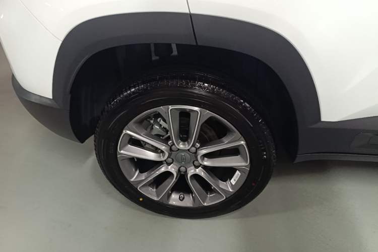 Used Geely Auto icon 2026 Model Chocolate 1.5TD Pure & Refined Edition Right Rear Wheel Hub