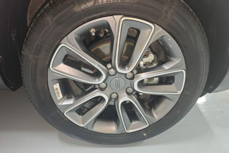 Used Geely Auto icon 2026 Model Chocolate 1.5TD Pure & Refined Edition Right Rear Wheel Hub
