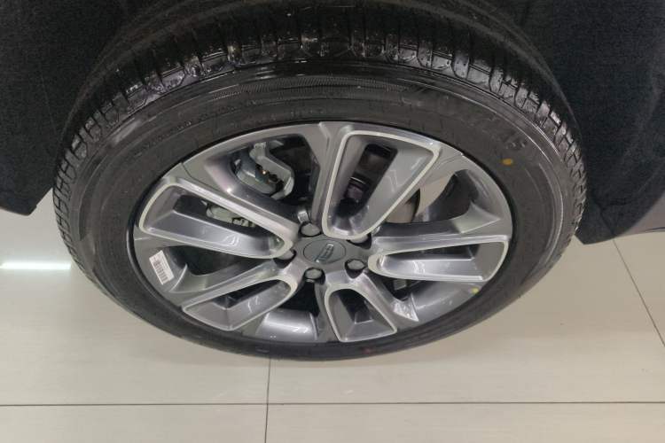 Used Geely Auto icon 2026 Model Chocolate 1.5TD Pure & Refined Edition Right Rear Wheel Hub