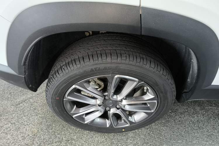 Used Geely Auto icon 2026 Model Chocolate 1.5TD Pure & Refined Edition Right Rear Wheel Hub