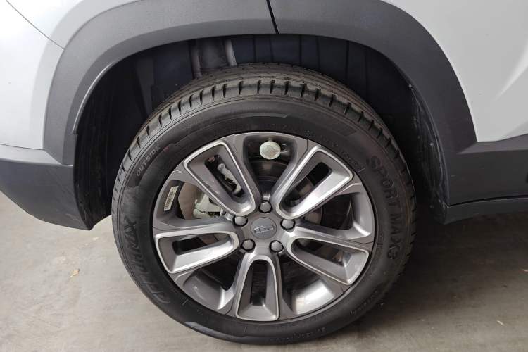 Used Geely Auto icon 2026 Model Chocolate 1.5TD Pure & Refined Edition Right Rear Wheel Hub