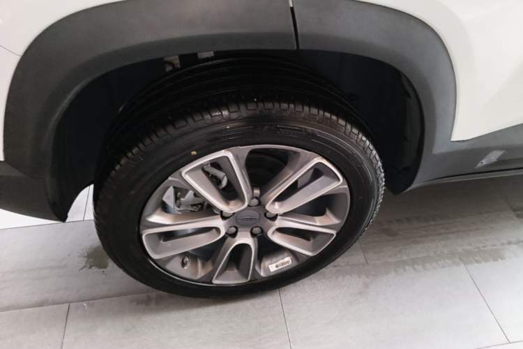Used Geely Auto icon 2026 Model Chocolate 1.5TD Pure & Refined Edition Right Rear Wheel Hub