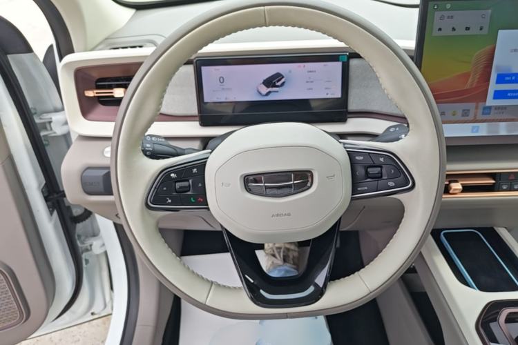 Used Geely Auto icon 2026 Model Chocolate 1.5TD Pure & Refined Edition Steering Wheel