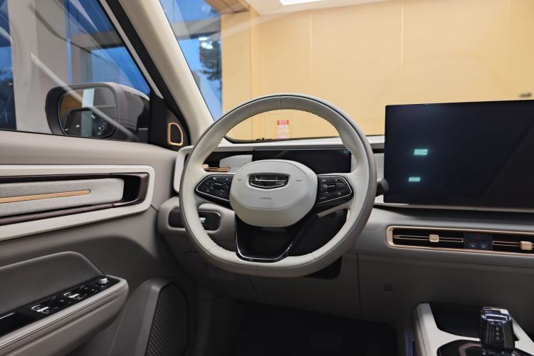 Used Geely Auto icon 2026 Model Chocolate 1.5TD Pure & Refined Edition Steering Wheel