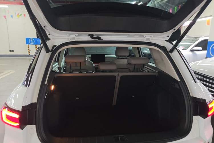 Used Geely Auto icon 2026 Model Chocolate 1.5TD Pure & Refined Edition Trunk