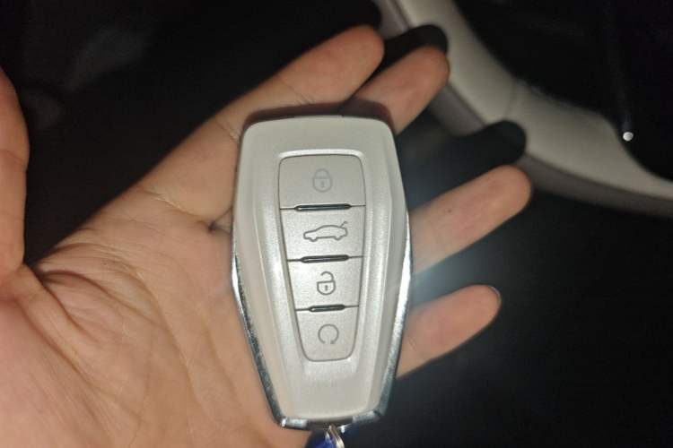 Used Geely Auto icon 2026 Model Chocolate 1.5TD Pure & Refined Edition Vehicle Key