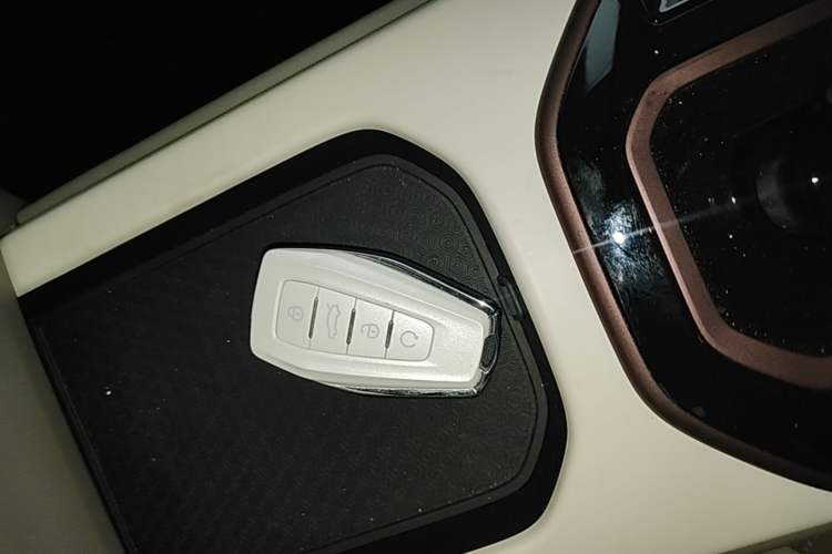 Used Geely Auto icon 2026 Model Chocolate 1.5TD Pure & Refined Edition Vehicle Key