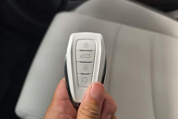 Used Geely Auto icon 2026 Model Chocolate 1.5TD Pure & Refined Edition Vehicle Key