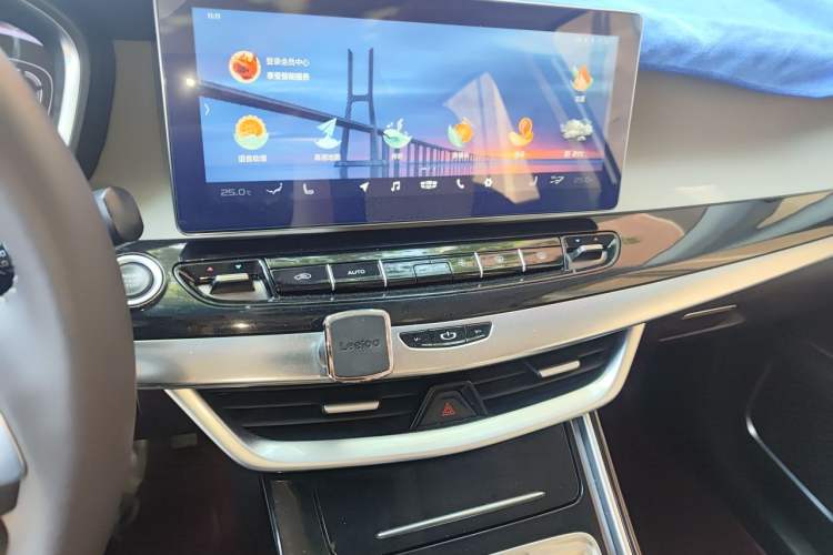 Used Geely Auto Jiajie 2019 1.5TD MHEV DCT Deluxe Edition Audio And AC Panel