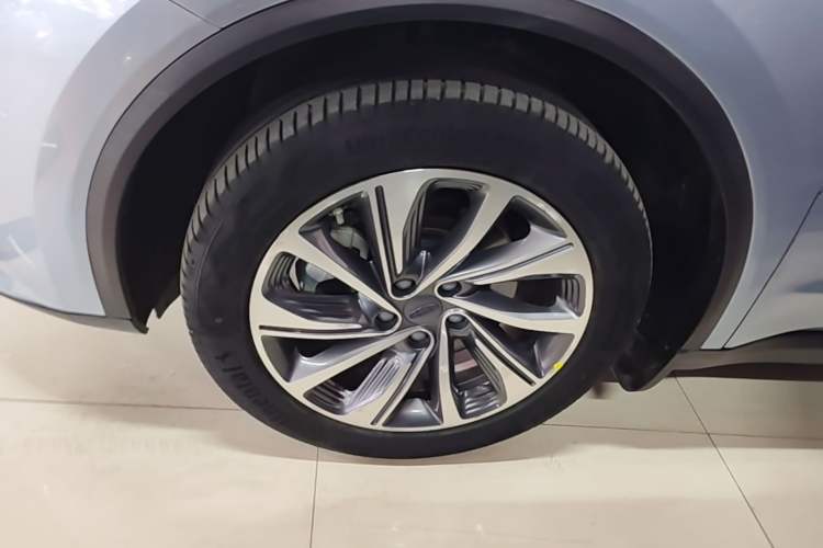 Used Geely Auto Jiajie 2019 1.5TD MHEV DCT Deluxe Edition Left Front Wheel Hub